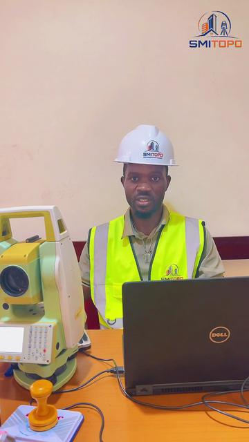 Technicien SMITOPO au bureau