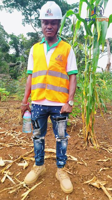 Technicien SMITOPO sur un site